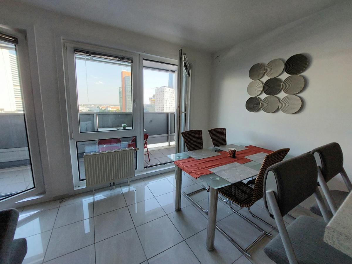 Tower Apartment With Private Terrace Next To Uno فيينا المظهر الخارجي الصورة