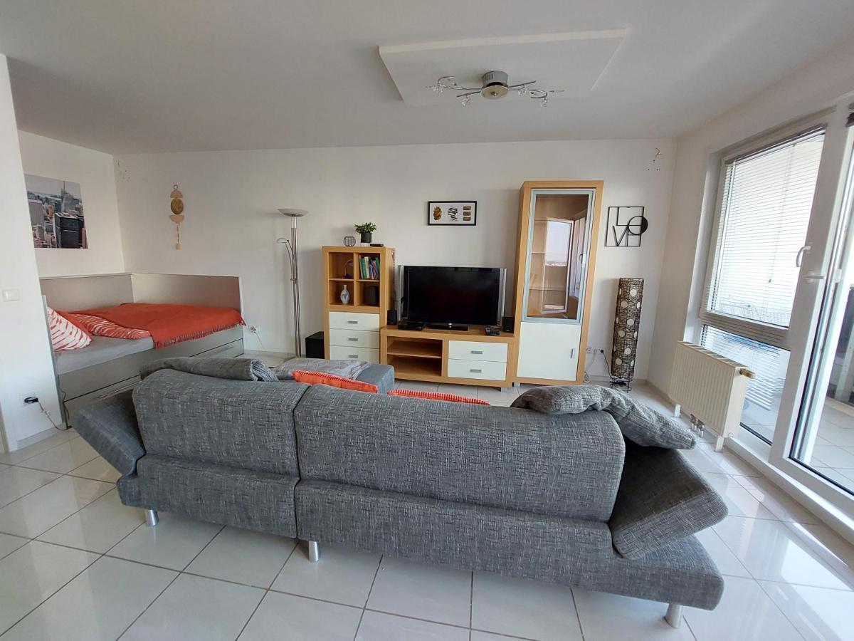Tower Apartment With Private Terrace Next To Uno فيينا المظهر الخارجي الصورة