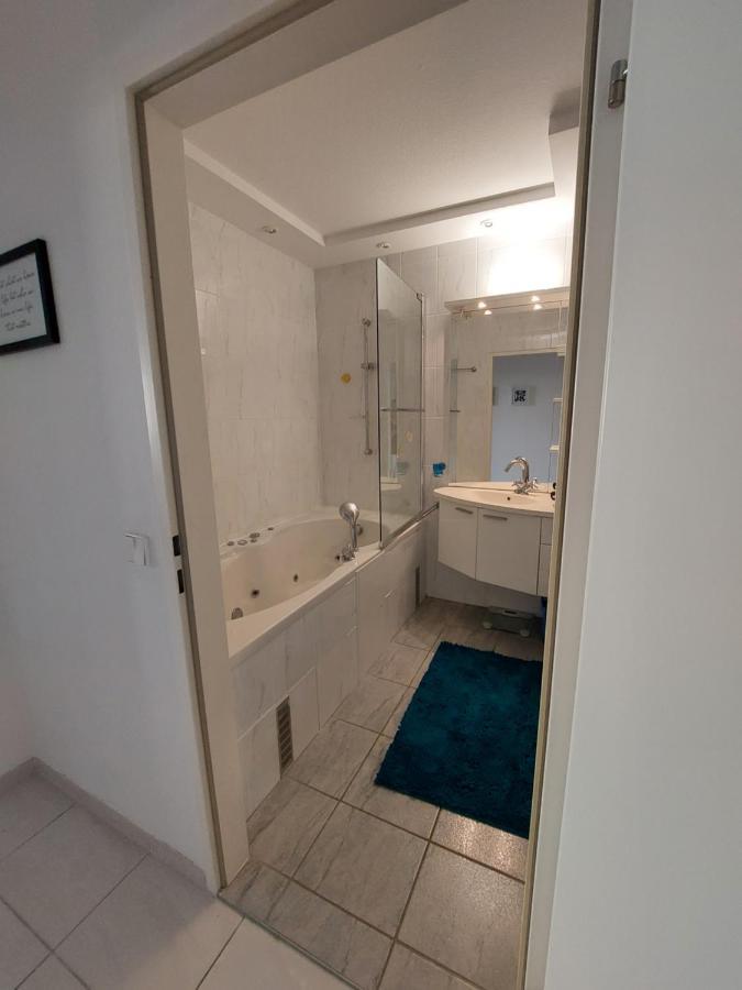 Tower Apartment With Private Terrace Next To Uno فيينا المظهر الخارجي الصورة