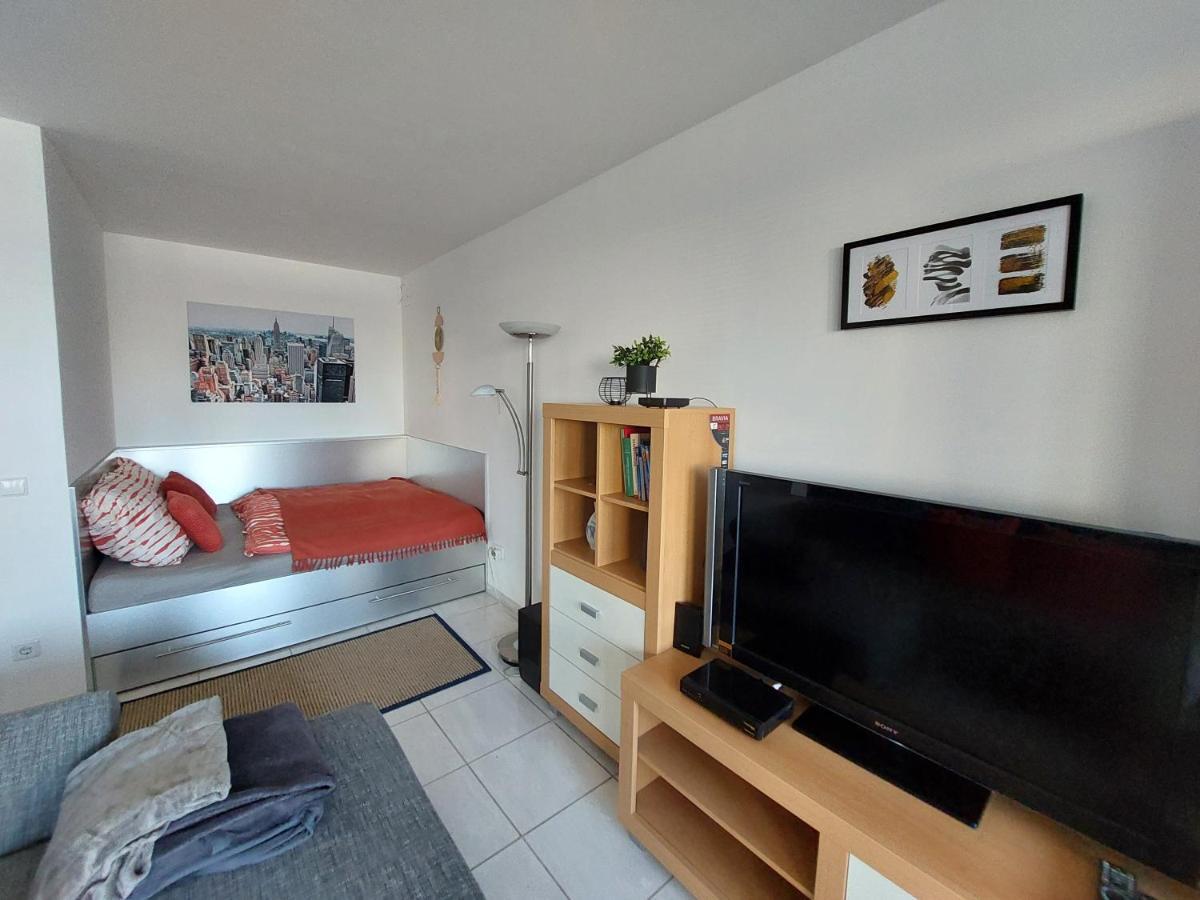 Tower Apartment With Private Terrace Next To Uno فيينا المظهر الخارجي الصورة