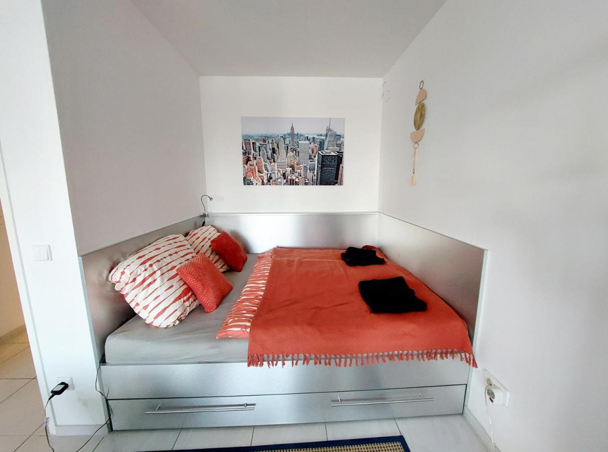 Tower Apartment With Private Terrace Next To Uno فيينا المظهر الخارجي الصورة